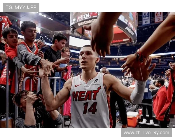 费城76人鏖战迈阿密热火巅峰对决再掀东部篮球激情风暴