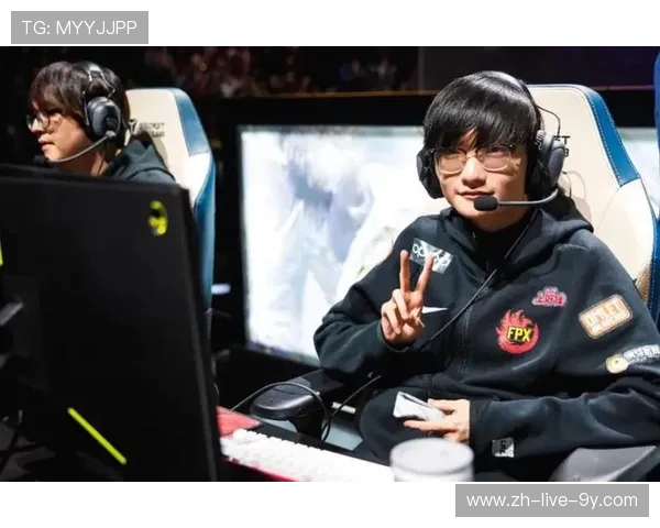 Bin上单状态火热带领战队连胜冲击冠军再现巅峰操作引爆全场 Bin上单状态火热带领战队连胜冲击冠军再现巅峰操作引爆全场