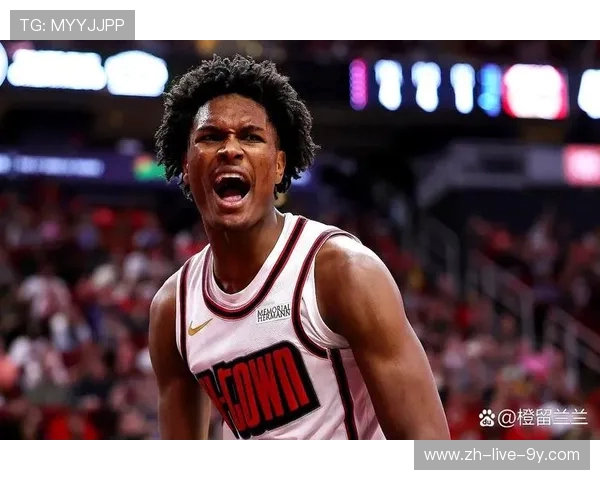 火箭与鹈鹕对决NBA中国赛球迷热情高涨期待精彩比赛 火箭与鹈鹕对决NBA中国赛球迷热情高涨期待精彩比赛
